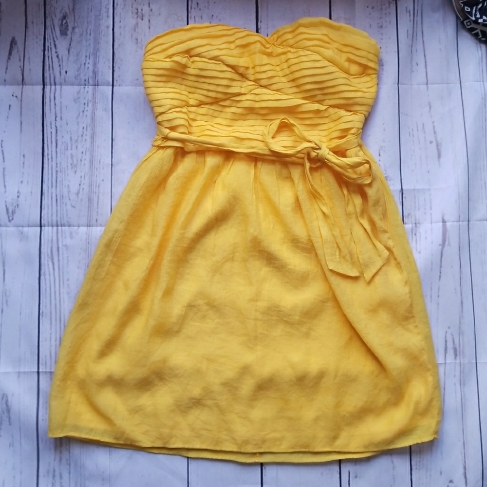 Cute strapless yellow dress
